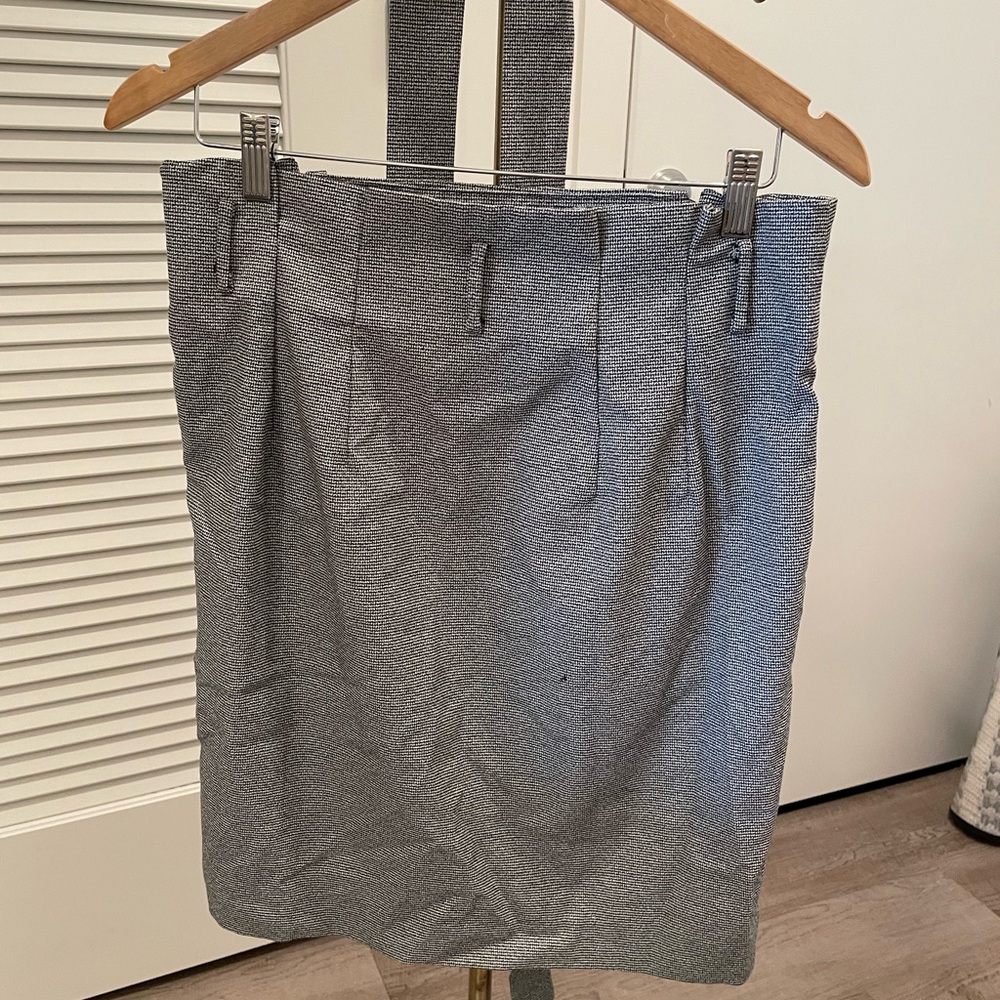 Women’s Skirt H&M Size 10 Black & White